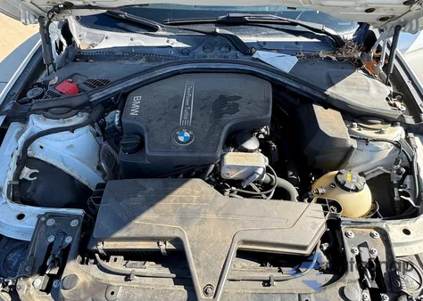 2015 BMW 328 I z USA, uszkodzony, nr VIN WBA3A5G58FNS87847